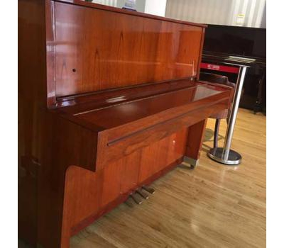 Đàn Piano Yamaha W104